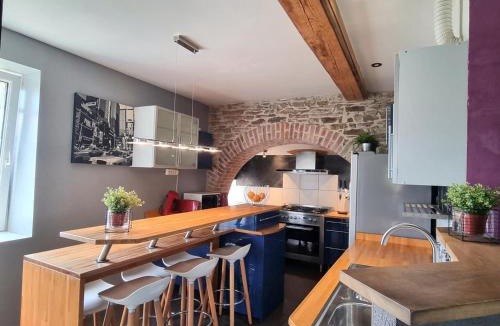 Tartaras House | Gîte campagnard avec animaux acceptés, terrasse privée - FR-1-496-299