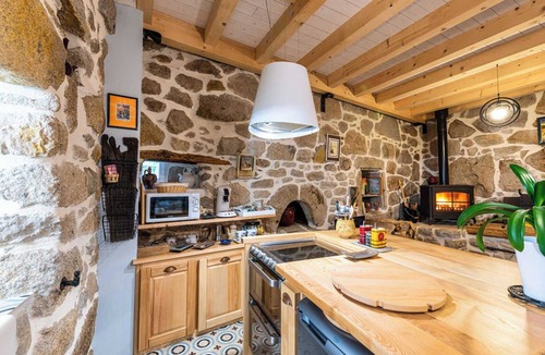 Fraissinet-de-Lozere House | Gîte Castel Cailloux - LE PONT-DE-MONTVERT