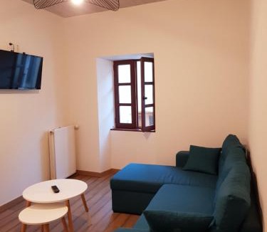 Saint-Montan Apartment | Gîte climatisé "Baugallo Accordailles"
