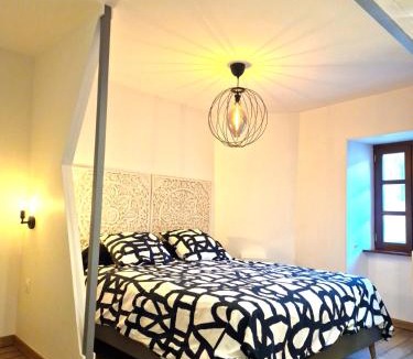 Saint-Montan Apartment | Gîte climatisé "Baugallo Accordailles"