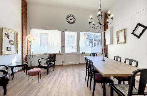 Saugues House | Gîte confortable à Saugues pour randonneurs, 3 chambres spacieuses avec salle d'eau privative - FR-1-582-365