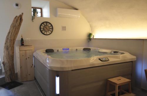 Donzere House | Gîte de charme Haut de Gamme avec Jacuzzi et Sauna privatifs
