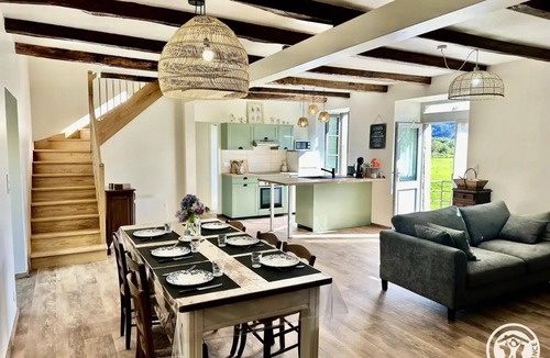 Monceaux-sur-Dordogne Villa | Gîte de France Chez le bassot 3 ears - Gite de France 6 people