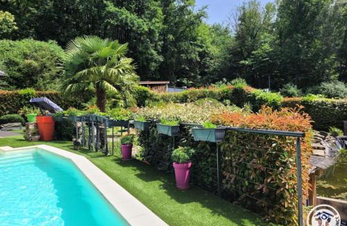 Aubazine Apartment | Gîte de France Gite capucine 2 épis - Gîte de France 2 personnes MAE-6564