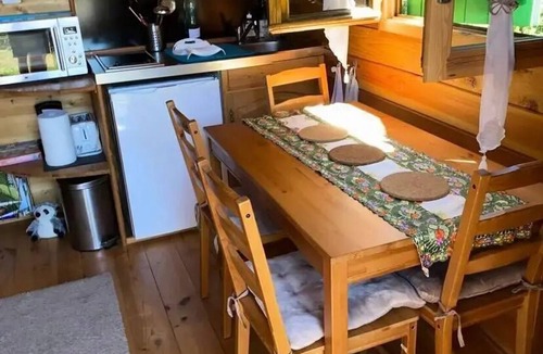 Cublac Villa | Gîte de France (sleeps 4)