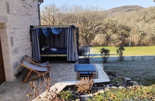 Chasteaux House | Gîte de France The setting of Lacoste 3 ears - Gîte de France 4 people