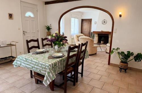 Romorantin-Lanthenay House | Gîte de plain-pied avec parking, animaux OK - 4 pers. - FR-1-491-481