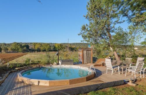 Banne House | Gîte Des Louveteaux