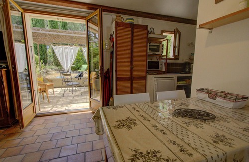 Mirabel-aux-Baronnies Ski Chalet | Gîte Eden, aux Mirabelles, piscine commune