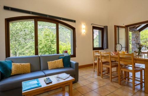 Saint-Rome-de-Dolan House | Gîte Gîte 4/6 pers. au Castel de la Peyre