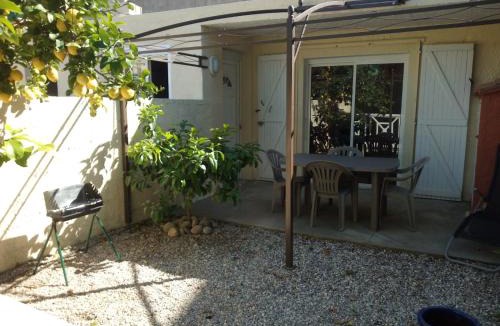 Elne Apartment | Gîte L'Orangeraie - 2 Adultes - 2 enfants