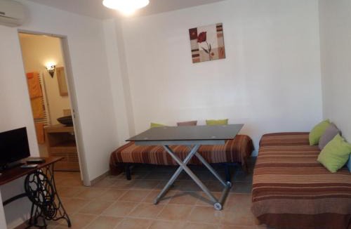 Elne Apartment | Gîte L'Orangeraie - 2 Adultes - 2 enfants