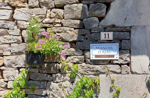Saint-Laurent-d'Olt House | Gîte la Tour Manoir d'Ajas Organic Farm