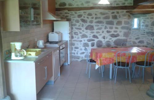 Saint-Mamet-la-Salvetat House | Gîte Le Rosier