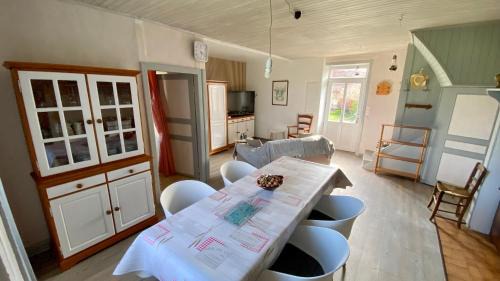 Mayrinhac-Lentour House | Gîte piscine chauffée 28 degré Padirac