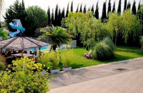 Milhaud Villa | Gîte Tropica Nîmes air-conditioned Swimming pool, slide, straw hut
