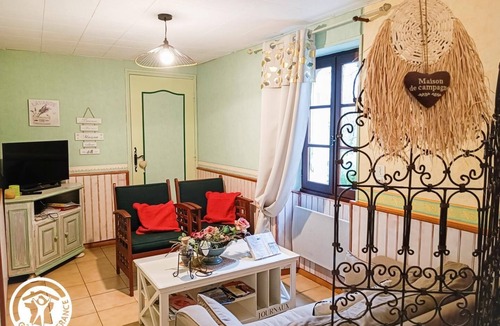 Saint-Denis-les-Martel House | Gîtes de France® - Léontine's lime tree