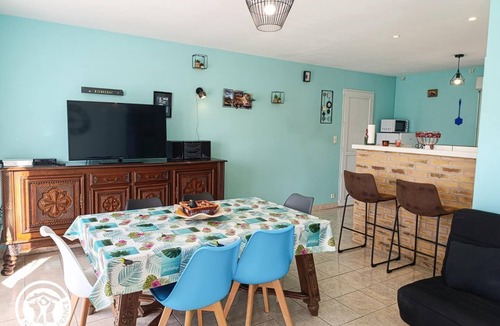 Creysse House | Gîtes de France® - La Roseraie