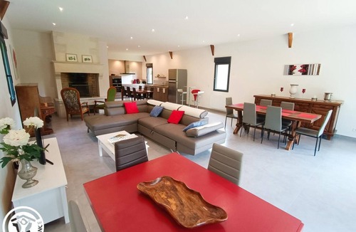 Meyronne House | Gîtes de France® - Le Hangar