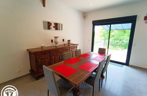 Meyronne House | Gîtes de France® - Le Hangar