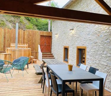 Camous House | Gîtes et yourte le Tucaou avec bains nordiques
