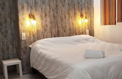 Anglards-de-Saint-Flour Hotel | Garabit Hôtel