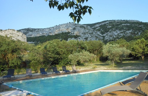 Fontaine-de-Vaucluse Apartment | GARIGUETTE - SUPERIOR APARTMENT 5 PEOPLE (WITH TERRACE)