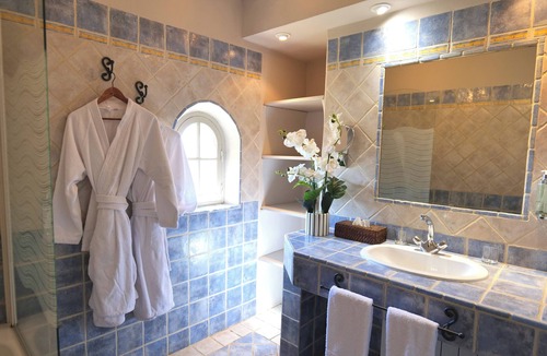 Salon-de-Provence Hotel | Garrigae Abbaye de Sainte Croix