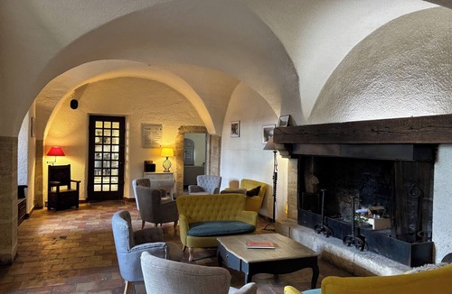 Salon-de-Provence Hotel | Garrigae Abbaye de Sainte Croix