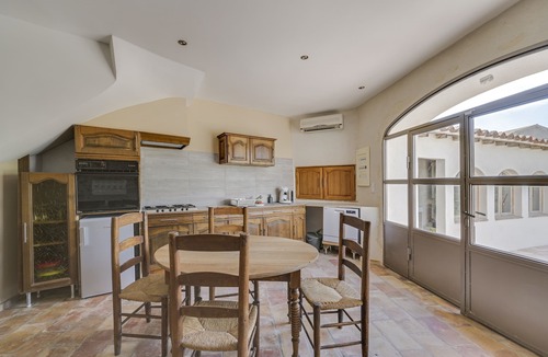 Boulbon House | Garrigue - Maison avec jardin proche Avignon