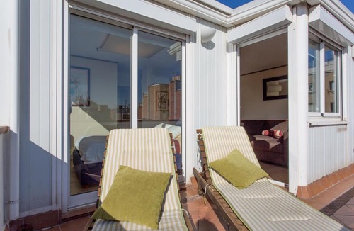 la Vila de Gracia Apartment | Gaudi penthouse with terrace views