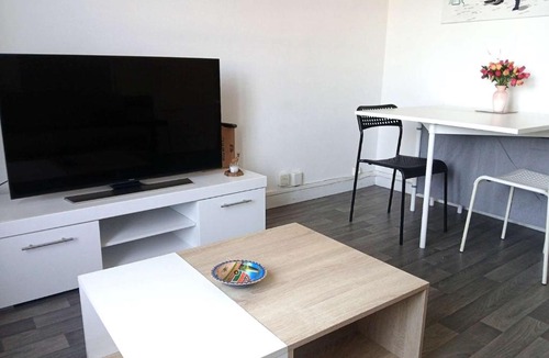 Quartier Exposition-Bajatiere Apartment | Geoffrey – T2 avec 2 balcons vue panoramique 4 pers Grenoble