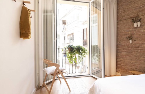 Eixample Apartment | Ghost - Quiet 2 Bed. 2 Bath. Apartment