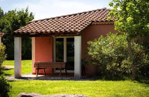 Grospierres Villa | Gîte - 50m² - 2 bedrooms with garden sleeps 8