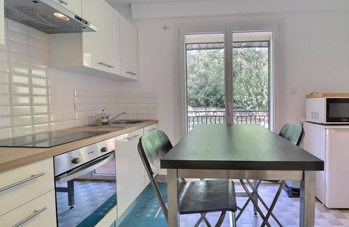 Simiane-Collongue Apartment | Gîte Ballore and its beautiful swimming pool in Provence between Aix en Provence and Marseille