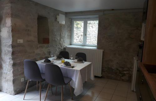 Loubressac House | Gite De La Forge
