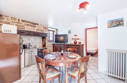 Queyssac-les-Vignes House | Gite de la chapelle by Interhome