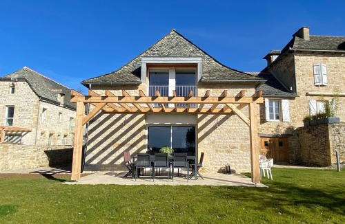 Bozouls House | gite de Merlet