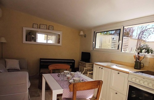Roche-Saint-Secret Apartment | Gîte Alma Bella + small heated indoor pool- Garden- Parking