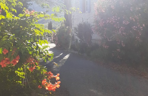 Roche-Saint-Secret Apartment | Gîte Alma Bella + small heated indoor pool- Garden- Parking