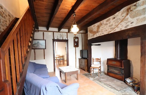 Glenat Cottage | Gite Glénat, 2 bedrooms, 4 persons