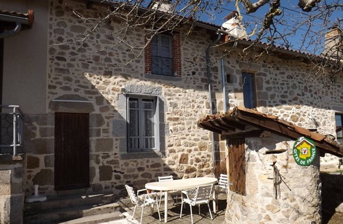 Glenat Cottage | Gite Glénat, 2 bedrooms, 4 persons