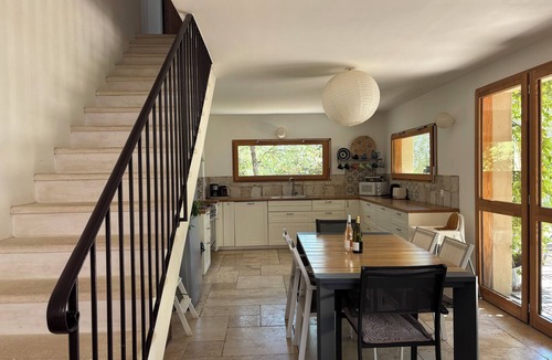 Saint-Saturnin-les-Apt House | Gîte "La Source" surrounded by nature and offering beautiful living spaces