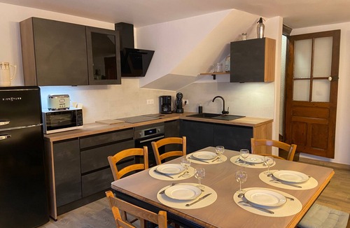 Saint-Flour Agglomeration House | Gite La Maison de Jeannine et Maurice – Peaceful Retreat at the Gateway to Aubrac