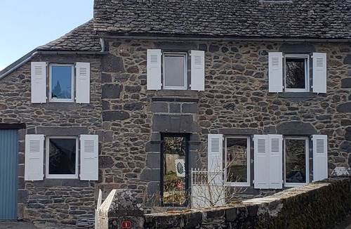 Saint-Flour Agglomeration House | Gite La Maison de Jeannine et Maurice – Peaceful Retreat at the Gateway to Aubrac