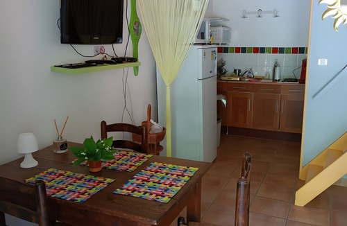 Le Poet-Laval Apartment | Gite La Villa des Pins in Drôme Provençale