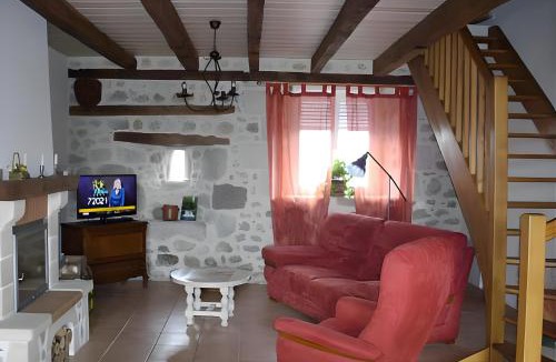 Saint-Mamet-la-Salvetat House | Gite le Marronnier