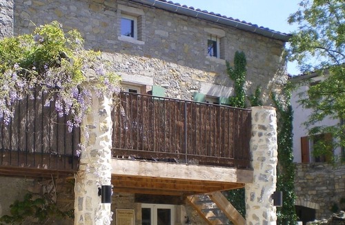 Saint-Alban-sous-Sampzon Cottage | Gite "Les Magnans" in Grospierres near Vallon bridge of arc in Ardeche
