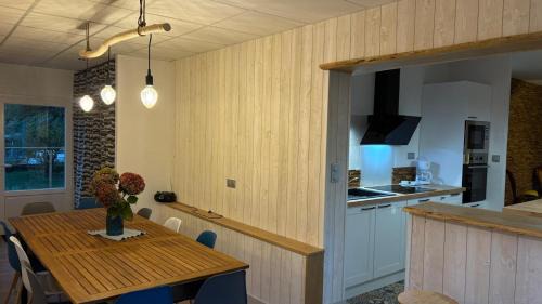 Saint-Robert House | Gite Les Pivoines