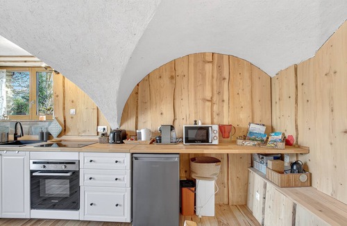 Saint-Disdier House | Gîte 'Lézard' with Mountain View, Private Terrace, and Wi-Fi